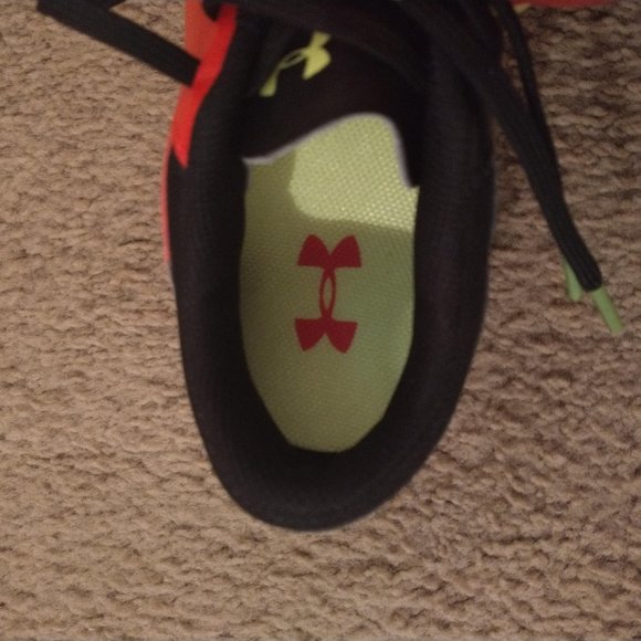 Under Armour Cleats - Picture 3 of 4